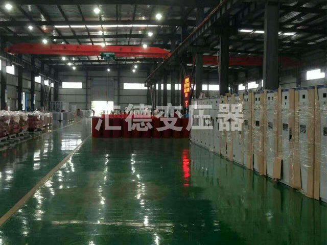 三门峡变压器车间一角
